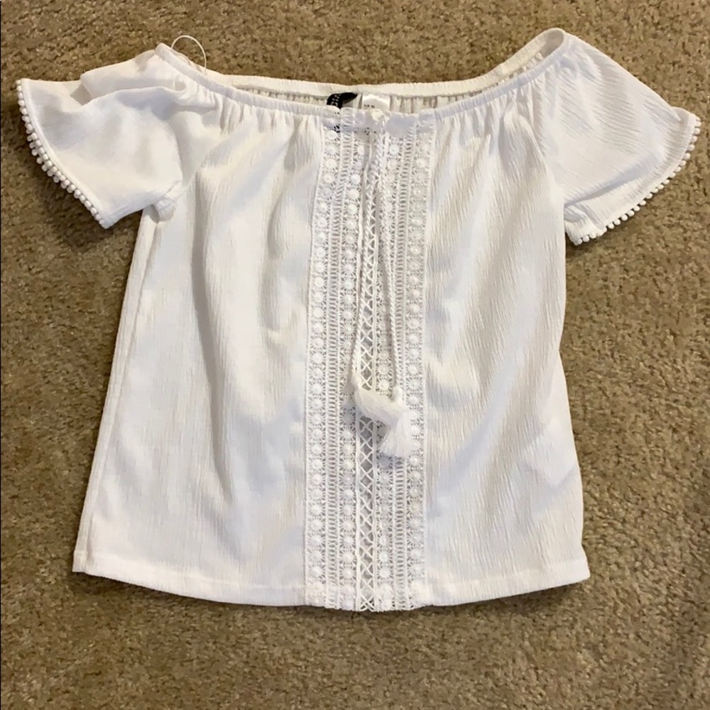 White off-the shoulder shirt